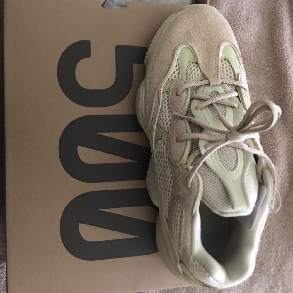 Yeezy 500 super moon yellow size 10.5